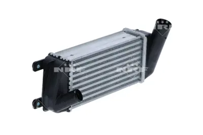 NRF 30347 Toyota Auris 1.4d 13-Intercooler / Charger 179400N080