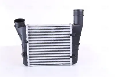 NISSENS 96549 Turbo Radyatoru (Intercooler) Sol Audı A4 2,0tdı / Tfsı 04>08 Exeo 1,8tsı 2,0tfsı / Tdı 09> 8E0145805T